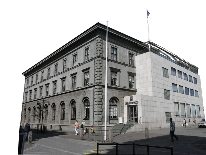 Starfsmenn Landsbankans fá tæplega eins prósents hlut í bankanum samkvæmt árangurstengdu launakerfi bankans sem samið var um árið 2009.