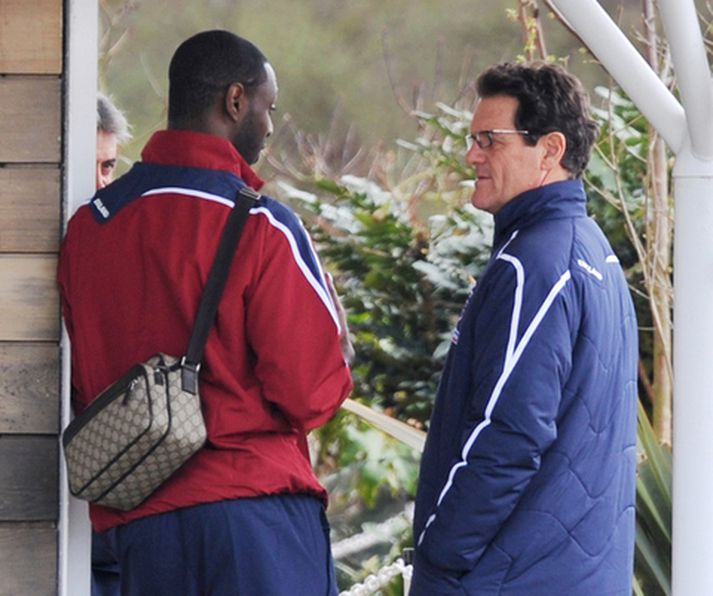 Ledley King og Fabio Capello ræðast við á þriðjudaginn.