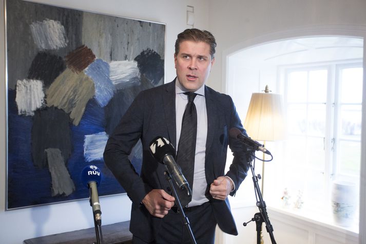 Bjarni Benediktsson ræddi við blaðamenn eftir að Guðni Th. Jóhannesson, forseti Íslands, tilkynnti að hann fæli Bjarna stjórnarmyndunarumboð.