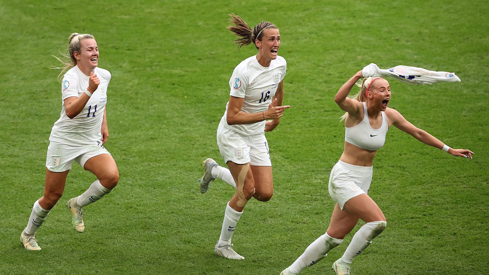 Ensku Evrópumeistararnir spila tímamótaleik á Laugar­dals­vellinum