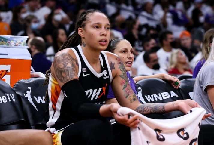 Brittney Griner er með þeim betri í sínu fagi. Hún hefur nú erið handtekin í Rússlandi.