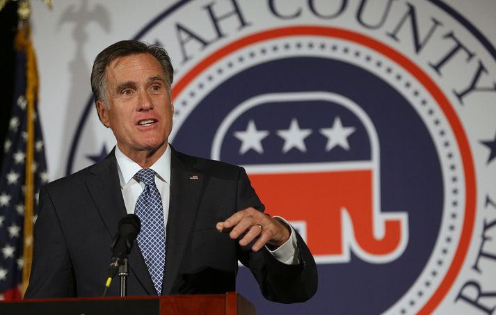 Romney tekur sæti í öldungadeildinni fyrir Utah á morgun.