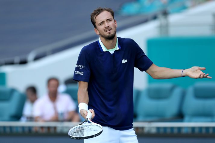 Verði af banninu mun Daniil Medvedev ekki keppa á Wimbledon en hann er sem stendur í 2. sæti heimslistans.
