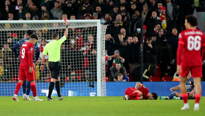 Granit Xhaka fékk að líta beint rautt spjald í kvöld.