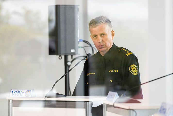 Víðir Reynisson, yfirlögregluþjónn segir að fólk með einkenni sé í forgangi varðandi sýnatöku.