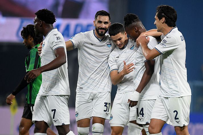 Lazio-menn fagna einu af sex mörkum sínum gegn Sassuolo í kvöld.