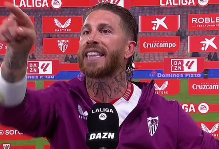 Sergio Ramos brást ókvæða við köllum stuðningsmanna Sevilla meðan hann var í viðtali.