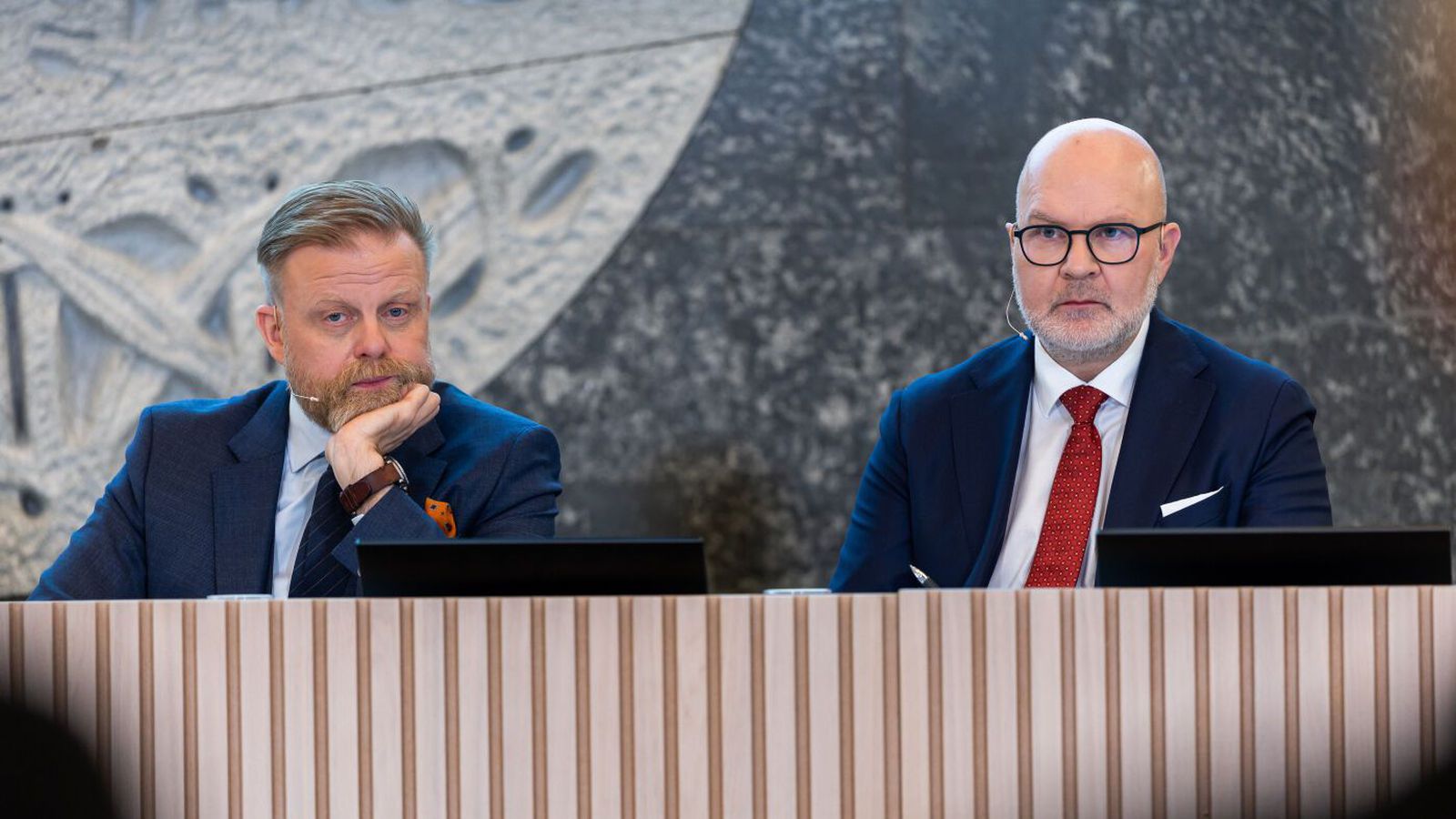 Búast við skarpri hækkun verð­bólgunnar og ó­vissan í spánum á­fram upp á við