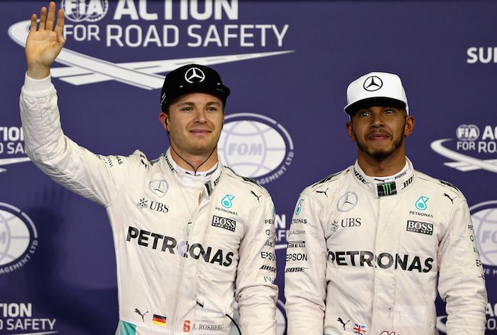 Nico Rosberg og Lewis Hamilton sem ræsa af stað á fremstu ráslínu á morgun.