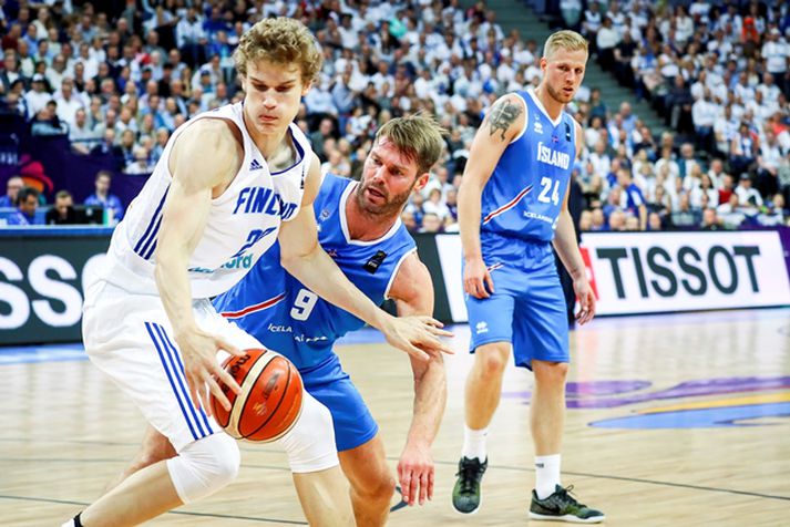 Lauri Markkanen og Jón Arnór Stefánsson voru stigahæstir hjá Finnlandi og Íslandi í kvöld.