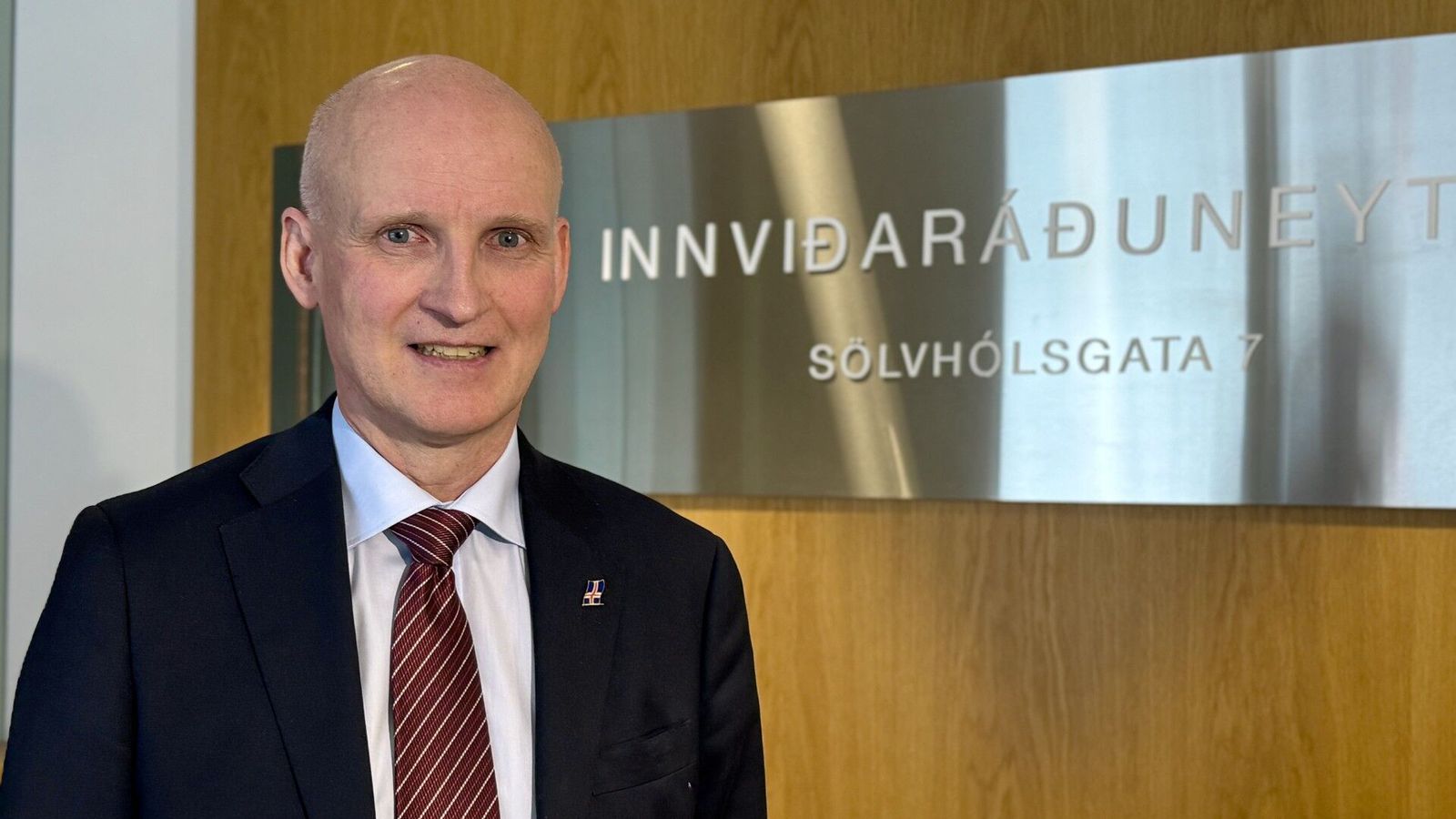 Ráð­herra segir fá­heyrðar tafir á umhverfismati Sunda­brautar