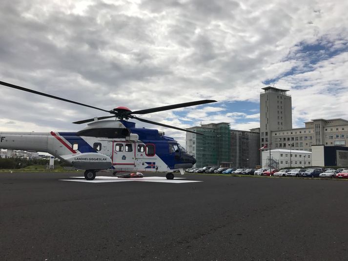 Ein af þyrlum Landhelgisgæslunnar við Landspítalann. Flugvirkjar í áhöfnum þyrlanna, sem fara með í allar ferðir, mega ekki fara í verkfall, en það mega þeir sem vinna á jörðu niðri.