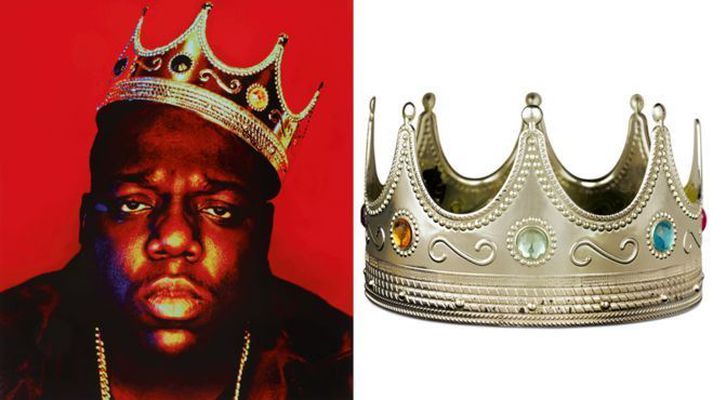 Biggie Smalls var skotinn til bana 9. mars árið 1997, tæplega 25 ára gamall. Þremur dögum áður hafði hann borið kórónuna við myndatöku. 