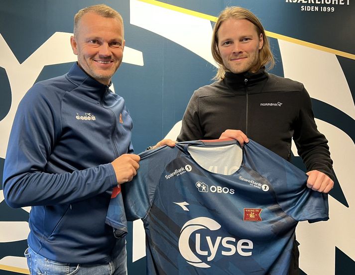 Birkir Bjarnason klæðist dökkblárri treyju Viking á nýjan leik.