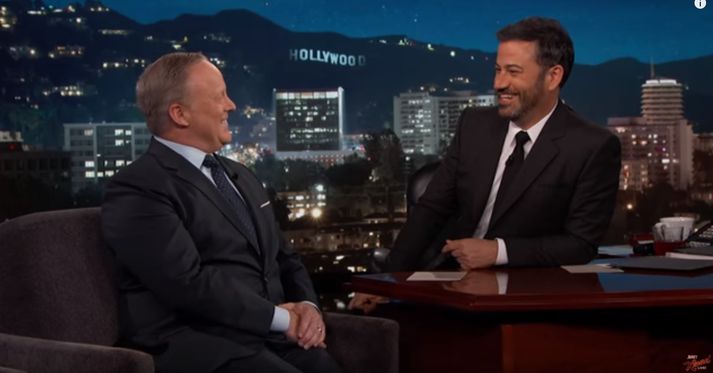 Sean Spicer var gestur Jimmy Kimmel í gærkvöldi.