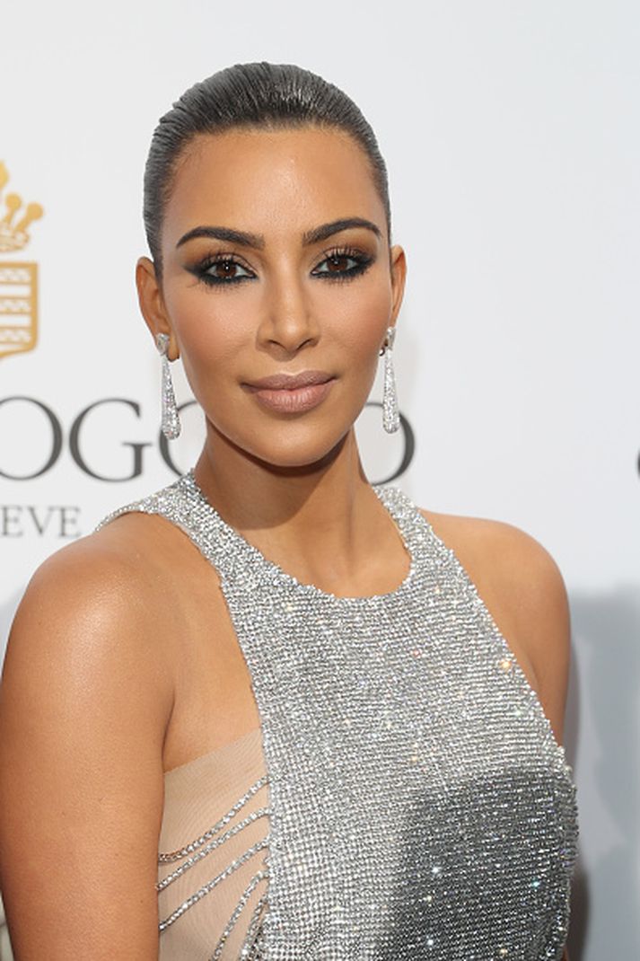 Kim Kardashian lét sjá sig í Cannes í kvöld.