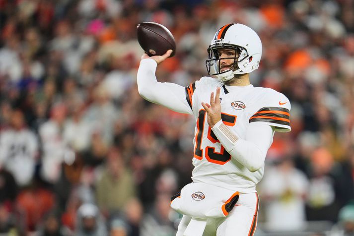 Joe Flacco lagði upp þrjú snertimörk þgear Cleveland Browns sigraði New York Jets.