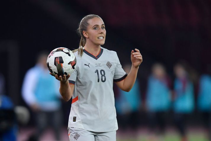 Guðrún Arnardóttir hitar upp fyrir landsleikina í lok maí og byrjun júní með nýju sjö manna móti í Portúgal.