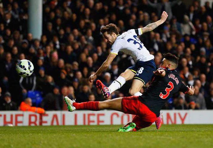 Ryan Mason kemur Tottenham í 2-1.