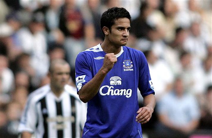 Tim Cahill fagnar marki sínu