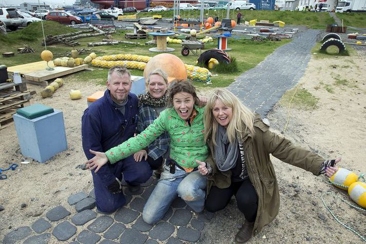 Hér er Dagmar ásamt þeim Lindu Stefánsdóttur, Gerði Dýrfjörð og Gauki Gunnarssyni sem eiga meðal annars heiðurinn af leikvellinum við Grandagarð. 