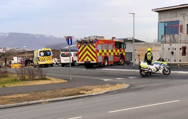 Frá aðgerðum lögreglu og slökkviliðs í Arakór í dag.