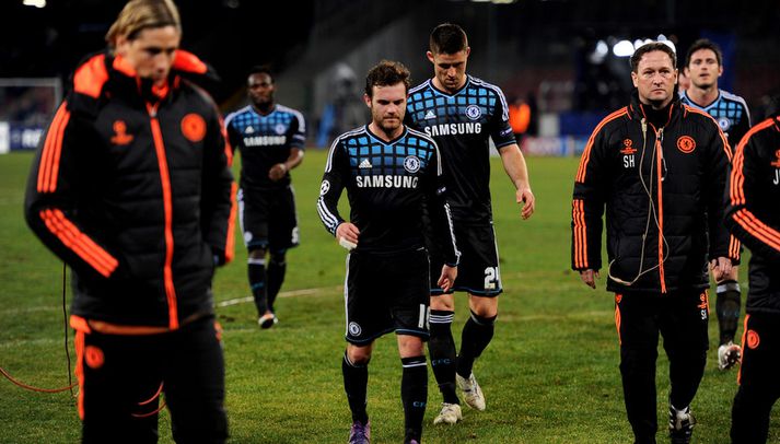 Leikmenn Chelsea ganga af velli í kvöld.