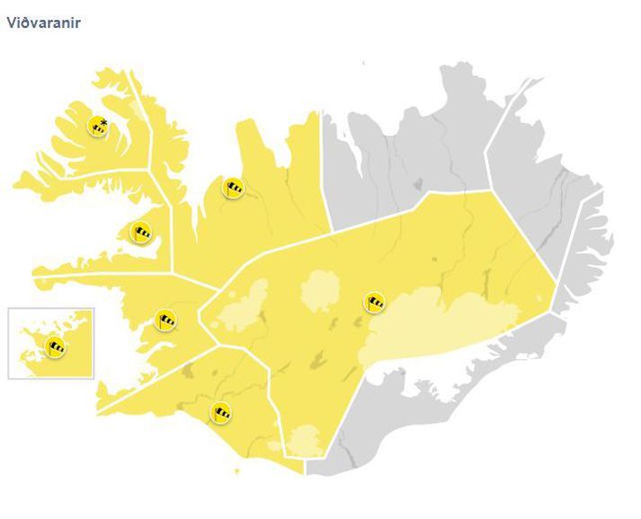 Gular viðvaranir eru í gildi víða á landinu.