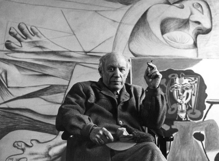 Pablo Picasso (1881 - 1973) er einn áhrifamesti listmálari í sögu Spánar. Hann flutti til Frakklands í upphafi 20. aldarinnar og bjó þar æ síðan án þess nokkurn tíma að verða franskur ríkisborgari.