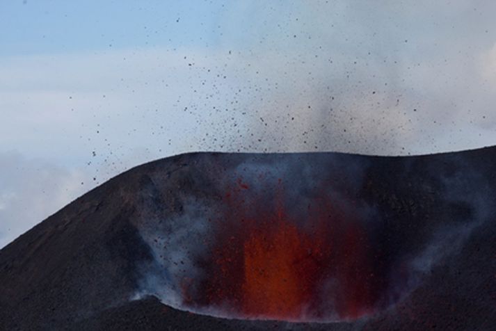 Búist ver við því að þúsundir manna skoði gosið í dag. Mynd/ Anton.