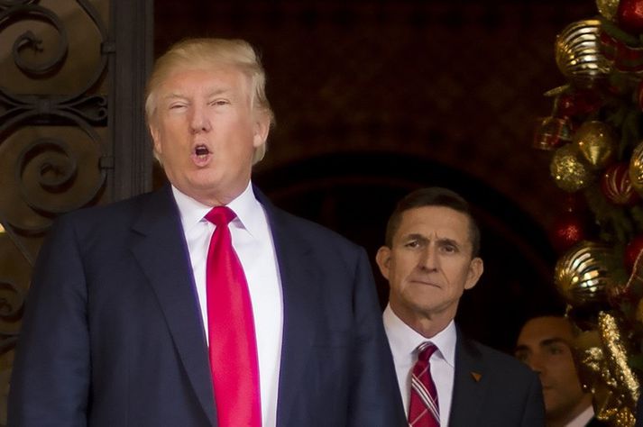 Donald Trump og Michael Flynn í lok árs 2016.