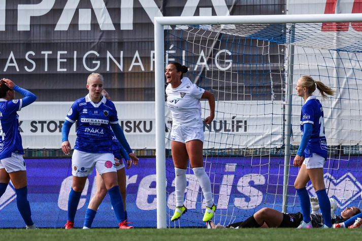 Eyjakonur gerðu góða ferð upp á fasta landið.