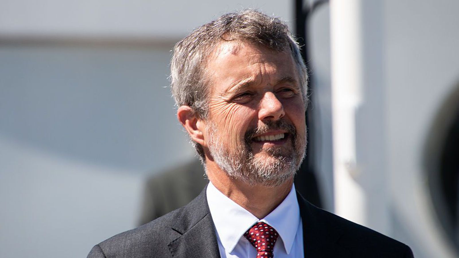 Frið­rik leggur land undir fót til að stappa stálinu í Græn­lendinga