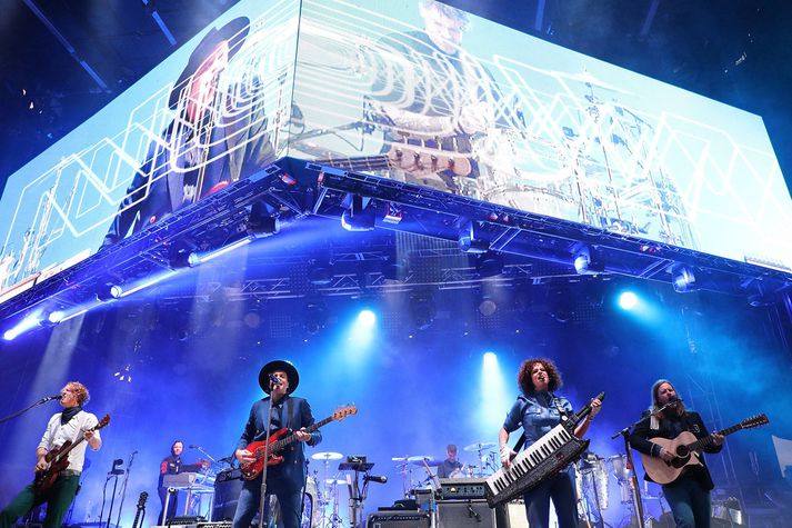 Arcade Fire sér fyrir endann á tónleikaferðalagi sínu. Finna fyrir orku og lofa góðum tónleikum.