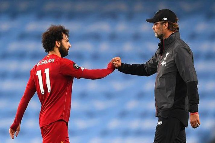 Klopp klessir hann við Salah eftir leikinn í gær.