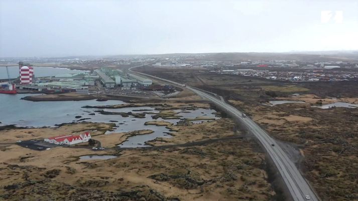 Frá Reykjanesbraut við Straumsvík.