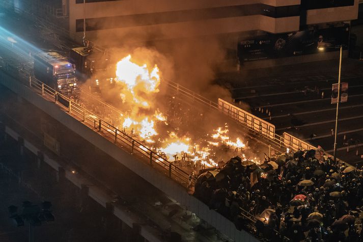 Aukin harka hefur færst í mótmælin í Hong Kong.