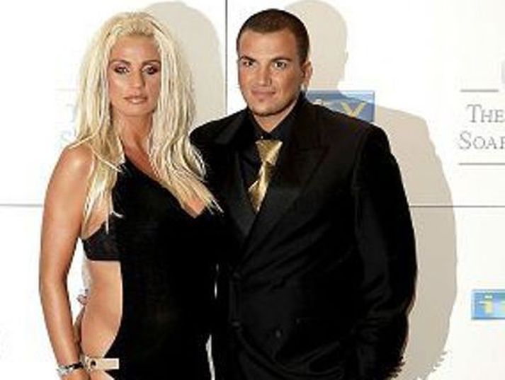 Jordan og Peter Andre eru að skilja.