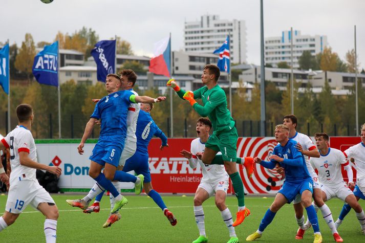 Íslensku strákarnir misstu af sæti á EM í dag.