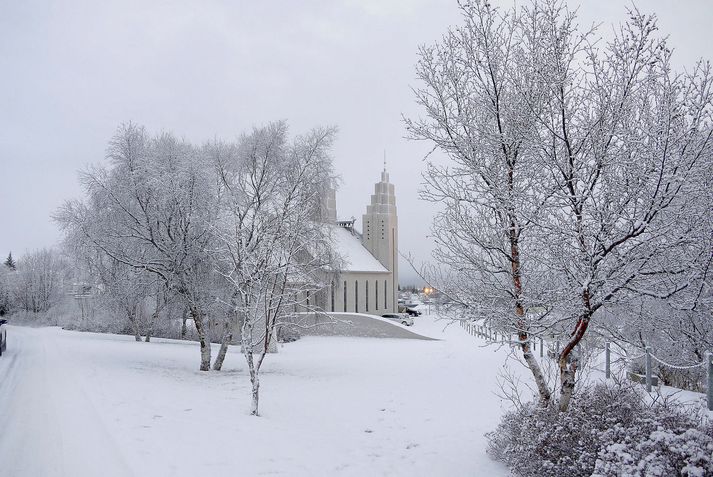Akureyringar vilja fæstir kannast við annað en gott veður norðan heiða. Þeir eiga þó von á vondu veðri í nótt og fram eftir degi á morgun.