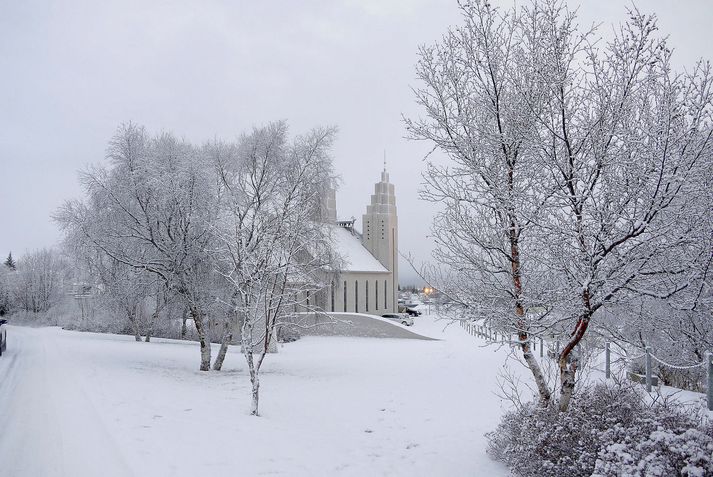 Akureyringar vilja fæstir kannast við annað en gott veður norðan heiða. Þeir eiga þó von á vondu veðri í nótt og fram eftir degi á morgun.