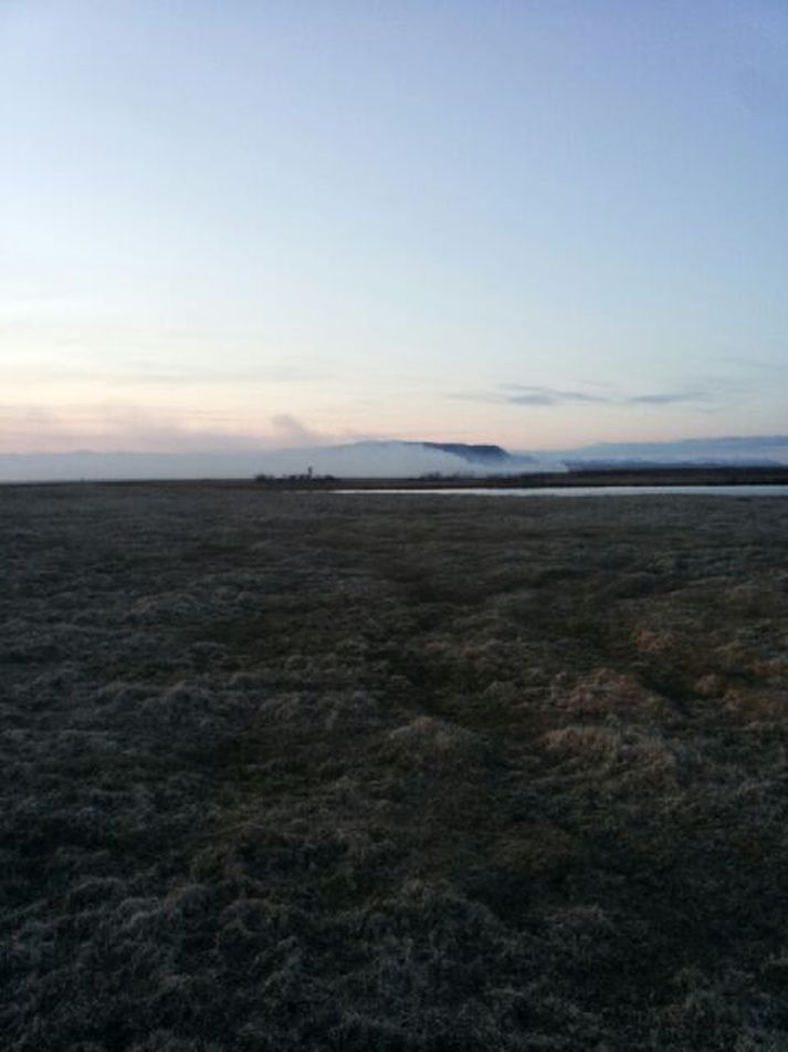 Mikið slökkvistarf stendur yfir við Stokkseyri.