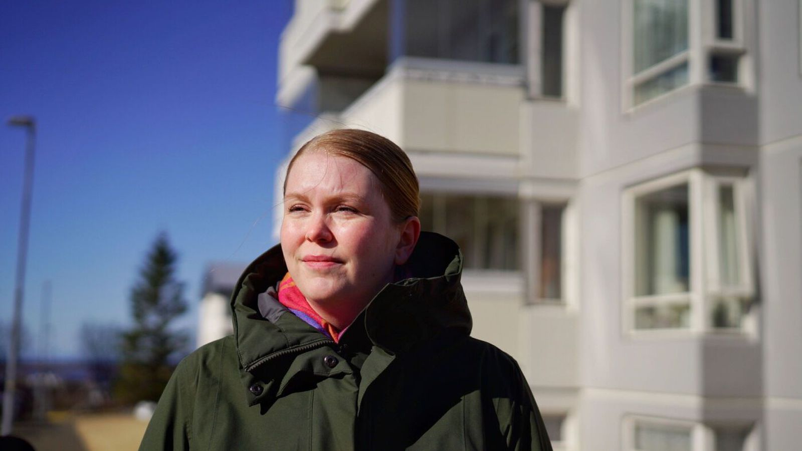 Selja hús­næðið vegna and­stöðu í­búa