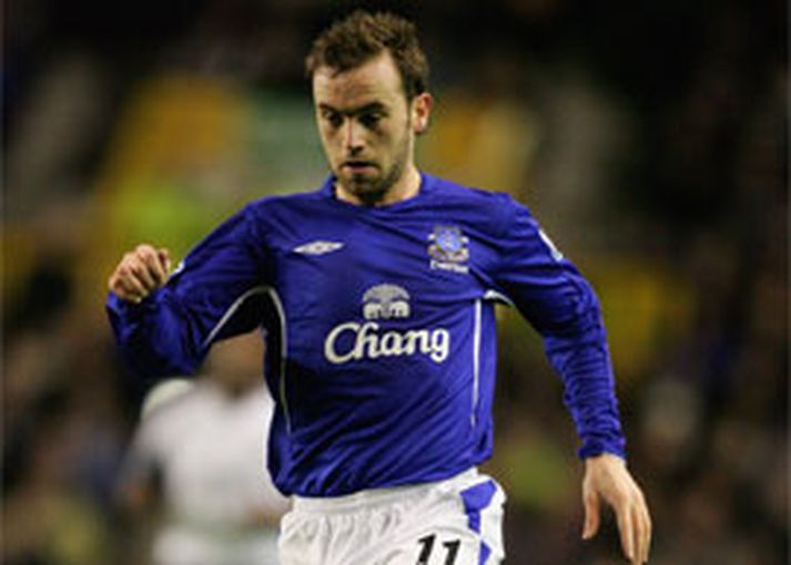 James McFadden skoraði mark Everton í fyrri hálfleik