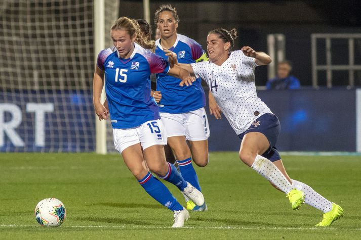 Alexandra Jóhannsdóttir í leik með íslenska landsliðinu. Hún skoraði þriðja mark Franfurt í stórsigri í dag.