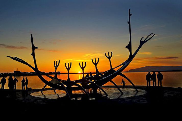 Sólarlag í Reykjavík Jónsmessa miðnætursól sumar í Reykjavík Mynd úr einkasafni Vilhelms   Hexa