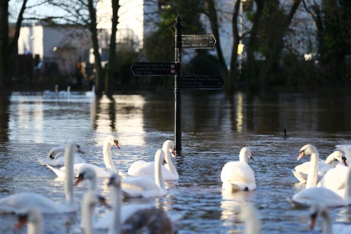 Úrhellið leiddi til mikilla flóða, meðal annars í Worcester, suður af Birmingham.