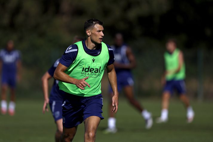 Krystian Bielik var heitt í hamsi um helgina þegar hann mætti Portsmouth.