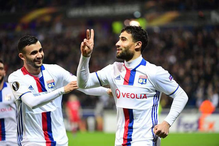 Nabil Fekir skoraði þrennu fyrir Lyon gegn AZ Alkmaar.