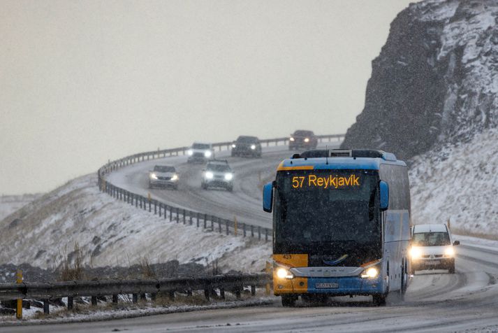 Ekkert ferðaveður verður víða á landinu, annað kvöld